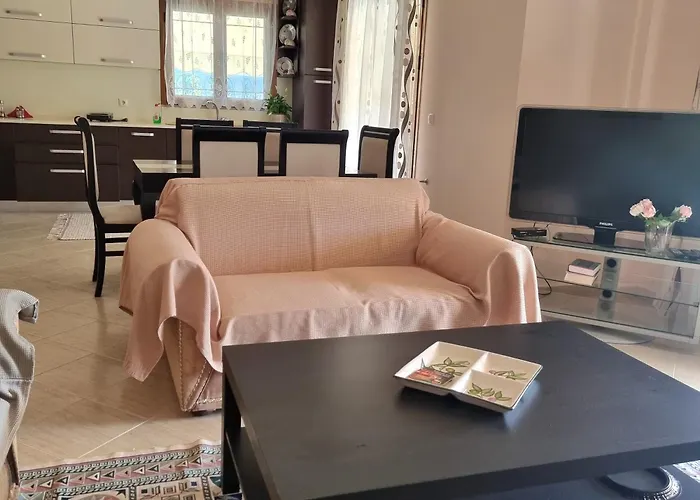 아파트 Eleni House 2